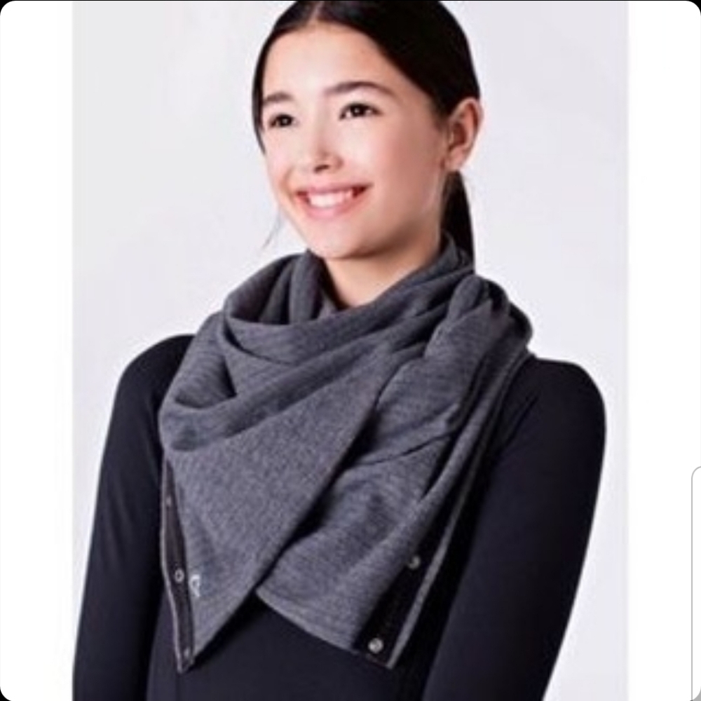 Iviva scarf